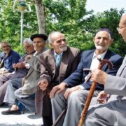 12 درصد جمعیت کشور سالمند هستند/ ایران سال 1410 وارد نقطه عطف جمعیتی می‌شود