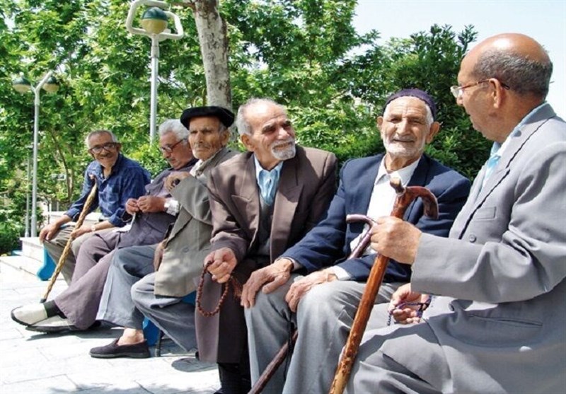 12 درصد جمعیت کشور سالمند هستند/ ایران سال 1410 وارد نقطه عطف جمعیتی می‌شود