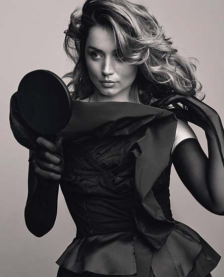 آنا د آرماس, زندگی نامه آنا د آرماس