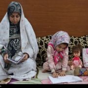 اعتکاف همراه با کودکان؛ توصیه‌هایی به والدین