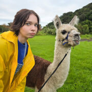 بیوگرافی کامل اما مایرز: از کودکی تا ستاره هالیوود