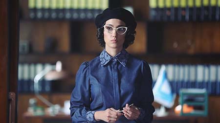 دنیز دانش صمدی, بیوگرافی دنیز دانش صمدی