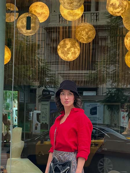 دنیز دانش صمدی, بیوگرافی دنیز دانش صمدی