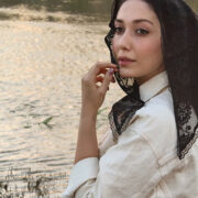 شادی خلیلی کیست؟ نگاهی به زندگی و آثار بازیگر جوان ایرانی