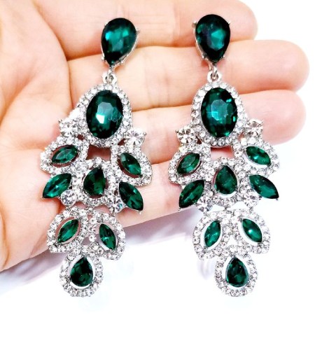 نحوه استفاده و ست کردن گوشواره های شندلیر