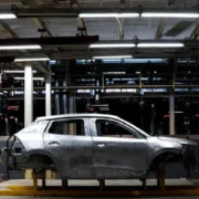 خودروسازان بدون مجوز حق افزایش قیمت ندارند