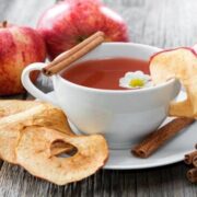 دمنوش سیب و دارچین را برای تقویت سیستم ایمنی در فصل سرما بنوشید/ بهترین زمان مصرف