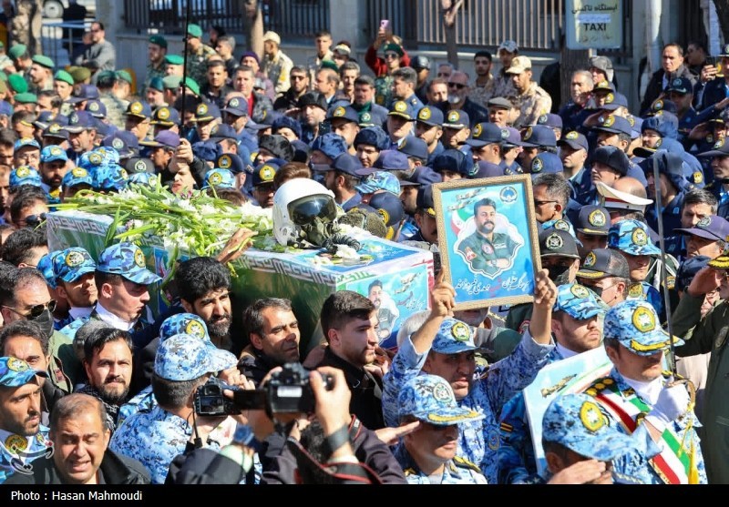 تشییع پرشکوه خلبان آسمانی؛ تبریز در سوگ پرواز ناتمام مهدی فیروزمند