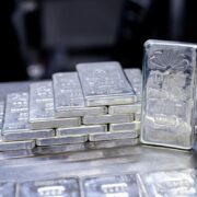 حباب صندوق های نقره منفی شد/نقره‌داغ شدن سهامداران با حباب 70 درصدی