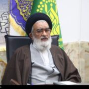 دشمن به‌دنبال فاصله‌انداختن میان روحانیت و مردم است