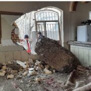 سقوط سنگ 50 تنی در «کاکلستان» الیگودرز؛ 11 واحد مسکونی تخلیه شد