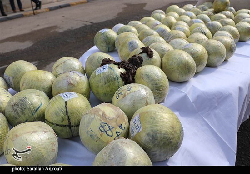 کشف یک تن ماده مخدر شیشه در عملیات ضربتی پلیس یزد