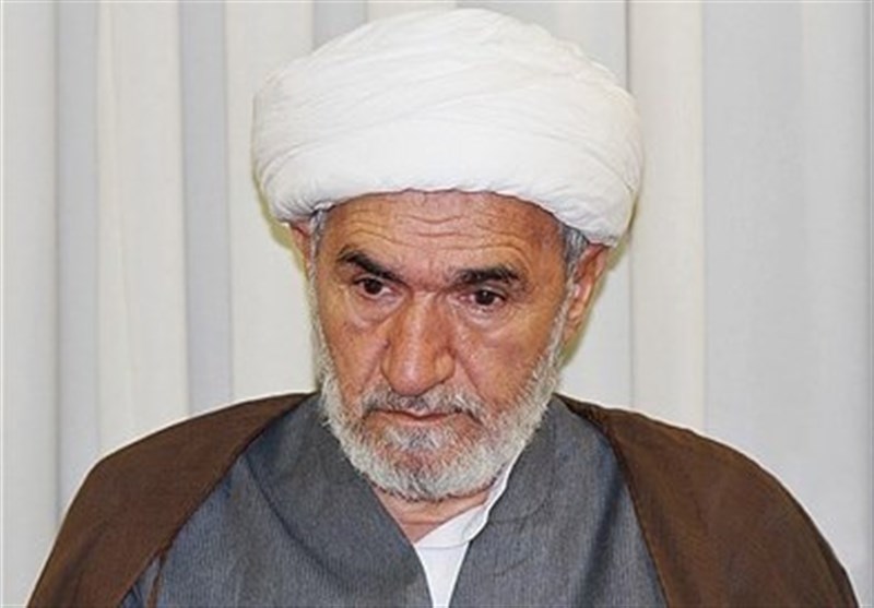 آیت‌‌الله خامنه‌ای مجتهد و توانمندی اداره کشور را دارد/همه حمایت کنند