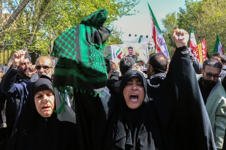 بدرقه اشک و حماسه؛ شیراز میزبان تشییع شهدای حمله دشمن + تصاویر اخبار شیراز , اخبار استان فارس ,