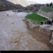 تخریب پل مختار یاسوج در پی سیلاب/ کمربندی شهر مسدود شد+تصاویر