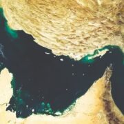 تنگه هرمز راهوشمندانه بستیم/اجازه حرکت ناوشکن دشمن به سمت ایران ندادیم