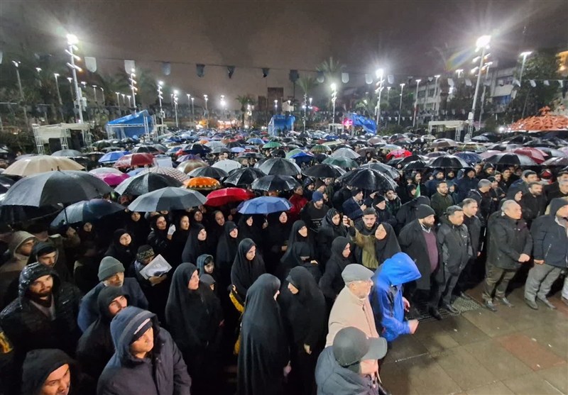 دریای اشک و وفاداری زیر باران؛ عزاداری حماسی گیلانیان برای رهبر شهید