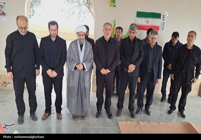 دیدار استاندار خراسان جنوبی با مادر شهیدان ثقفیفر+عکس اخبار استان خراسان جنوبی , استاندار خراسان جنوبی ,