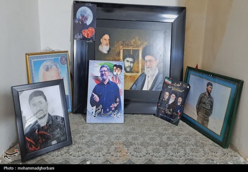 دیدار استاندار خراسان جنوبی با مادر شهیدان ثقفیفر+عکس اخبار استان خراسان جنوبی , استاندار خراسان جنوبی ,