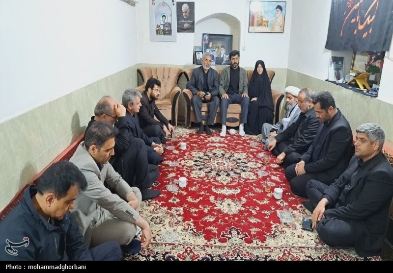 دیدار استاندار خراسان جنوبی با مادر شهیدان ثقفیفر+عکس اخبار استان خراسان جنوبی , استاندار خراسان جنوبی ,