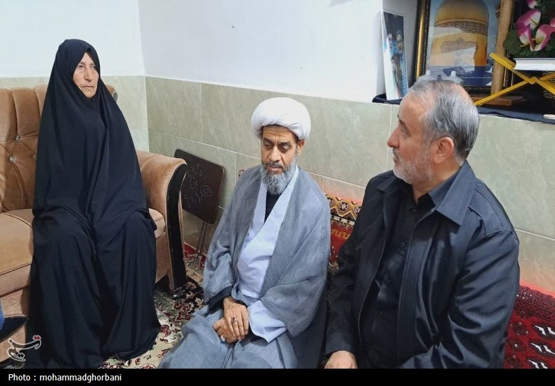 دیدار استاندار خراسان جنوبی با مادر شهیدان ثقفیفر+عکس اخبار استان خراسان جنوبی , استاندار خراسان جنوبی ,