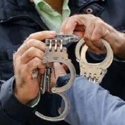 مامور قلابی دستگیر شد + عکس