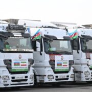 10 تریلی حامل 200 تن کمک آذربایجان وارد ایران شد