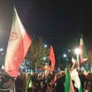 اجتماع شبانه مردم فراهان در حمایت از رهبر انقلاب و نیروهای مسلح