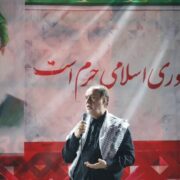 حاجی‌بابایی: تنگه هرمز و انرژی هسته‌ای ایران قابل مذاکره نیست