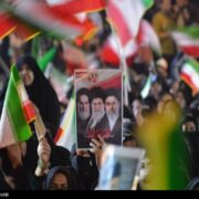 حضور خروشان مردم کهگیلویه‌ در حمایت از انقلاب در شب سی و سوم+تصاویر