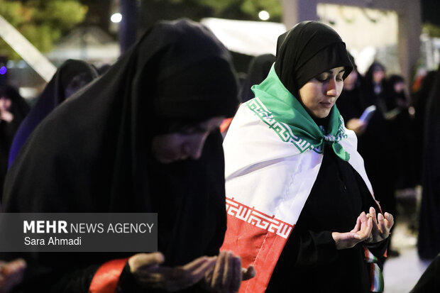 حمایت مردم مشهد از نیروهای مسلح