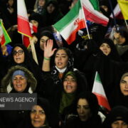 دختران زنجانی از شکوه حماسه حضور در صحنه دفاع از وطن می‌گویند