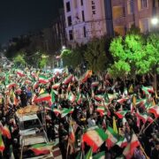 رژه شیردختران ملایری در اجتماعات شبانه