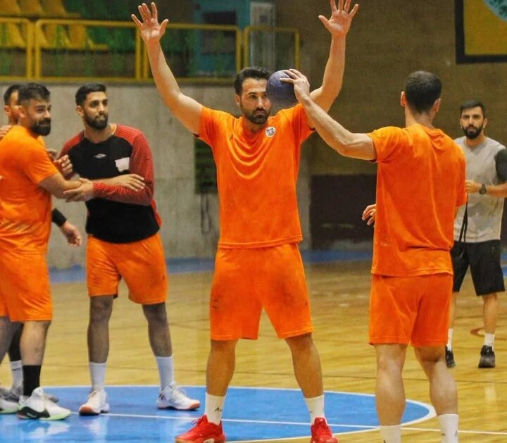 شروع تمرینات هندبالیست‌ های مس کرمان پس از ۵۶ روز تعطیلی