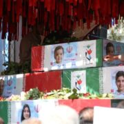 شیراز در سوگ یک خانواده شهید 5 نفره/ وداعی که شهر را به گریه نشاند