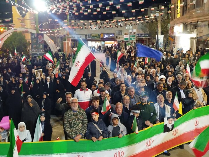 طنین‌نوای الله اکبر و حیدر حیدر کمیجانی‌ها در حمایت از رهبر انقلاب