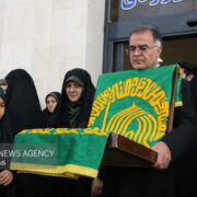 مراسم استقبال از خادمین و پرچم متبرک حرم رضوی در کرمانشاه