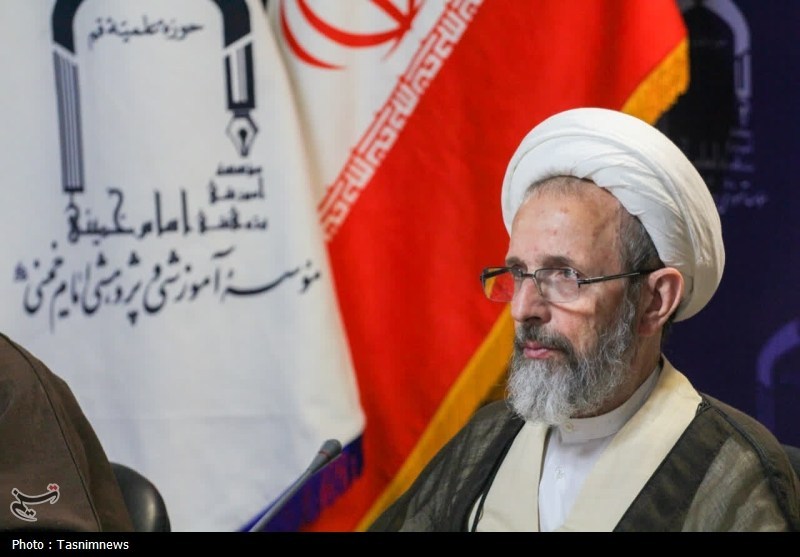 نامه قدردانی آیت‌الله رجبی از مواضع پاپ چهاردهم / ترامپ فرعون زمان است