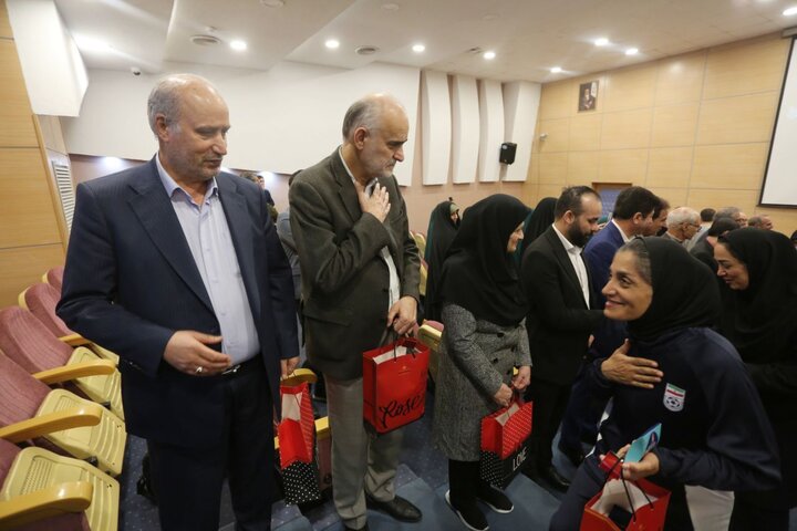 نیمکت تیم فوتبال زنان در انتظار تصمیم نهایی/ امتیاز ویژه تکرار می‌شود؟