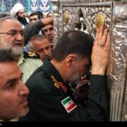 تشرف سردار رادان به زیارت حرم حضرت معصومه(س)+ عکس