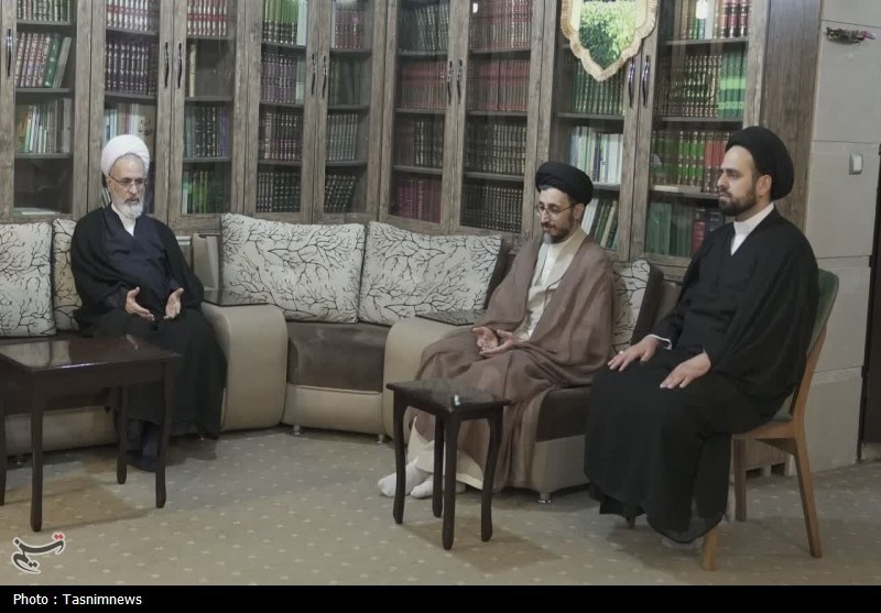 حضور آیت الله اعرافی در منزل وزیر شهید اطلاعات