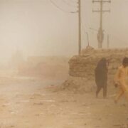سرعت طوفان گردوخاک سیستان از مرز 100 کیلومتر بر ساعت گذشت