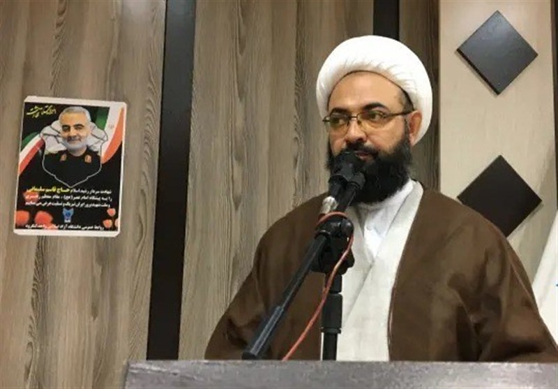 پیشنهاد گنجاندن نام مفاخر کشور در کتب درسی