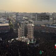 شکوه حماسه‌سازان زنجانی در یوم‌العباس زنجان/عزاداران به میدان آمدند