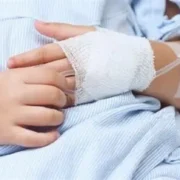ماجرای مسمومیت کودک ۷ ساله با مواد مخدر در آباده چه بود؟