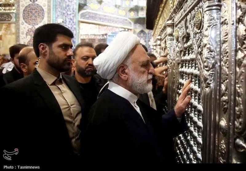 رئیس قوه قضاییه به قم سفر کرد/ زیارت‌ بارگاه مطهر کریمه اهل بیت(ع)