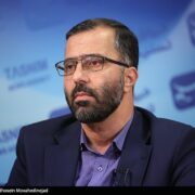 عضو هیئت‌رئیسه مجلس: از خونخواهی رهبر شهید عقب‌نشینی نخواهیم کرد