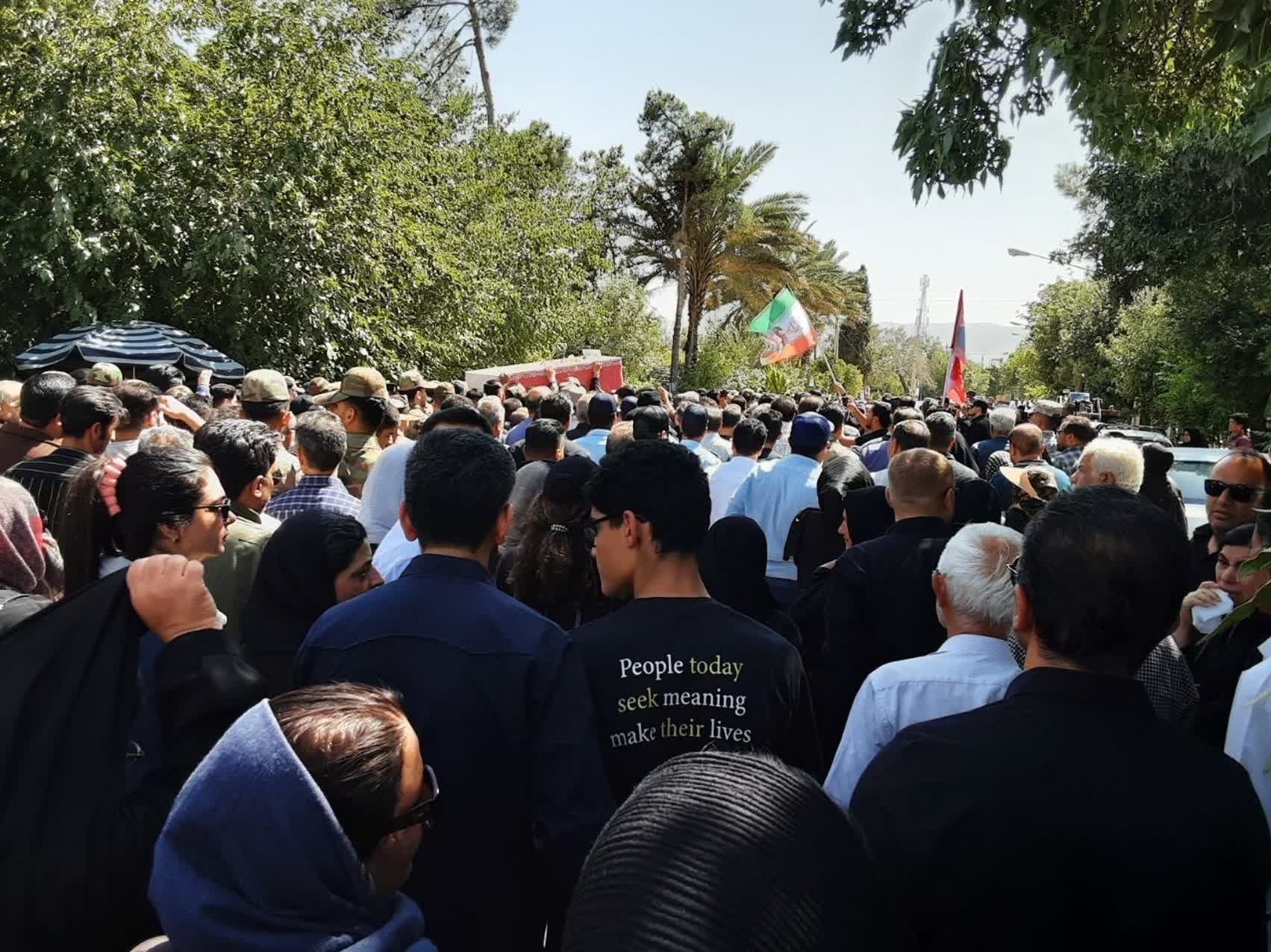 پیکر خلبان شهید کاظمی در آغوش خاک آرام گرفت+ تصاویر اخبار شیراز , اخبار استان فارس , شهید ,