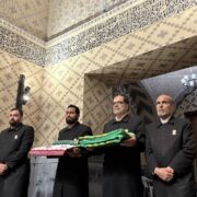 اعطای پرچم ایران به پرچمداران کاروان رقابت‌های آسیایی ناگویا