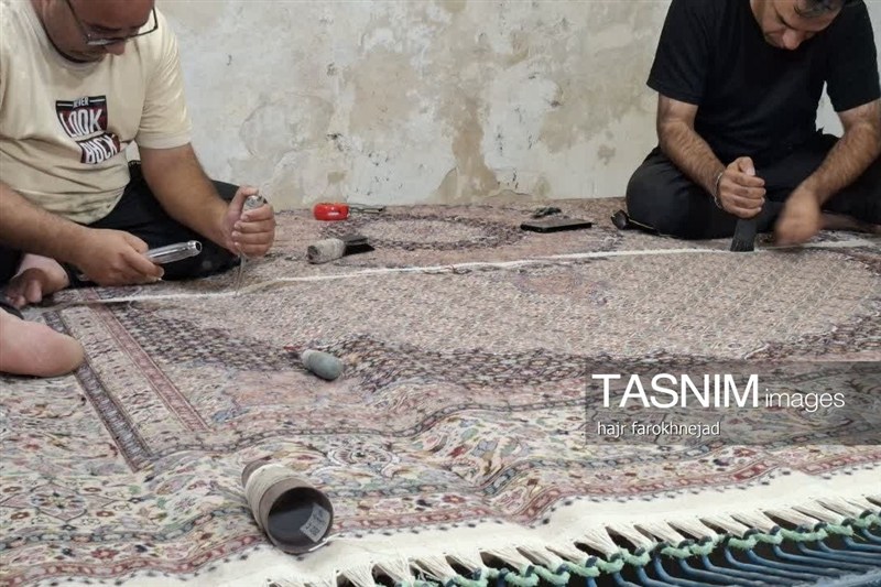 رفوگری فرش بیرجند در پیچوخم رکود؛ هنری که نفسهای آخر میکشد+ تصویر اخبار استان خراسان جنوبی , خبرگزاری تسنیم , فرش ایرانی ,